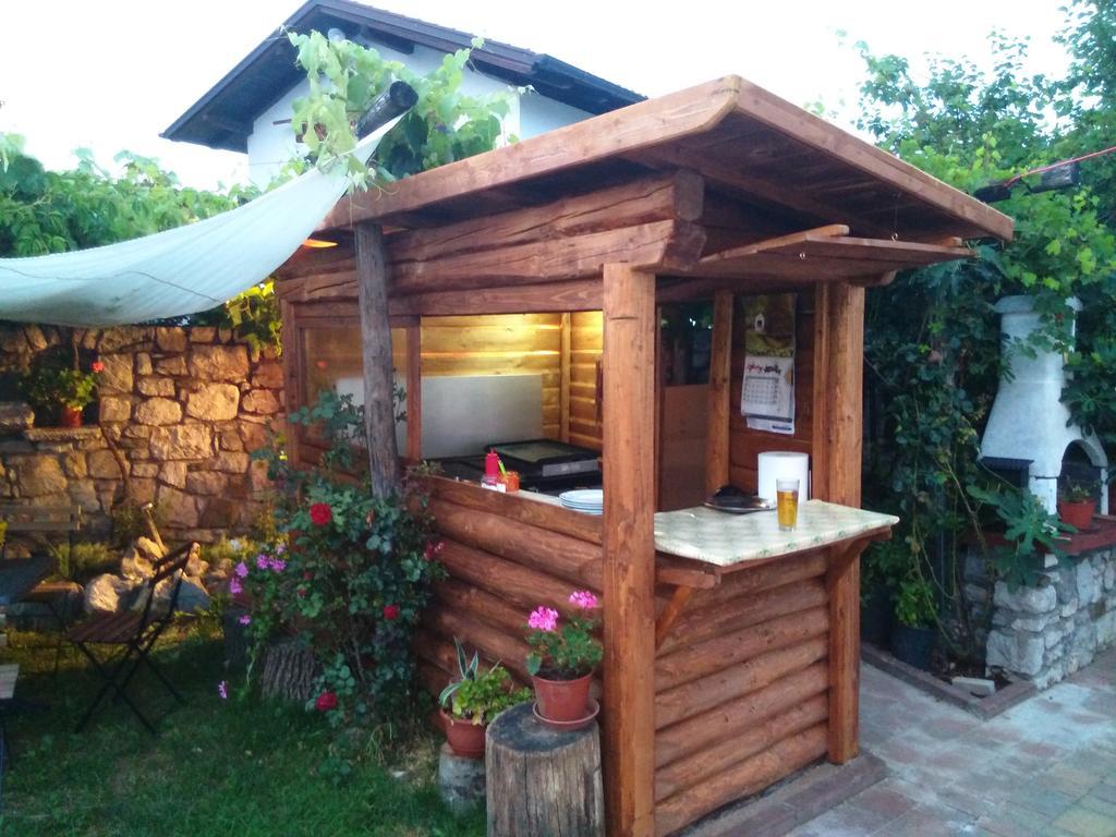 לינה וארוחת בוקר Divača Osterija Na Planinci מראה חיצוני תמונה